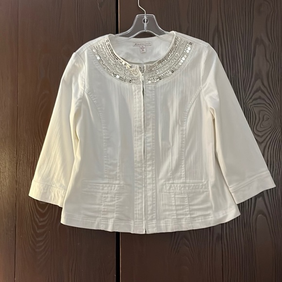 JM Collection 3/4 sleeved white, denim white jacket with designed collar. 12P - Picture 1 of 8